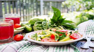 There are many myths about foods that do the rounds, experts say. (Image source: Freepik)