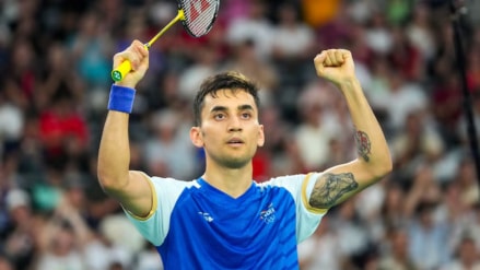 Lakshya attempted to go closer, but the Malaysian maintained composure to win the second set 16–21, maintaining the lead and even the score at 1-1 (Photo: AP)
