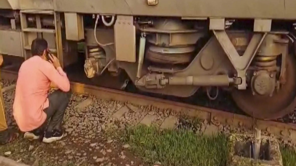 the train was travelling less than five kilometres per hour when the derailment occurred, averting a possible catastrophe (Photo: PTI)
