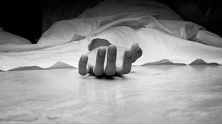 Gujarat: Nine members of jewellers' family attempt suicide due to financial crisis