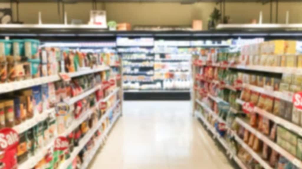 Kiranas hold their own despite q-comm boom Kiranas hold their own despite q-comm boom