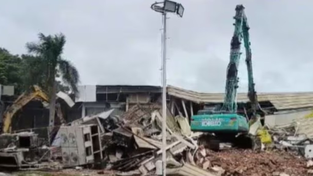 Hyderabad authorities demolish Nagarjuna’s convention hall, actor calls It "Unlawful” Hyderabad authorities demolish Nagarjuna’s convention hall, actor calls It "Unlawful”