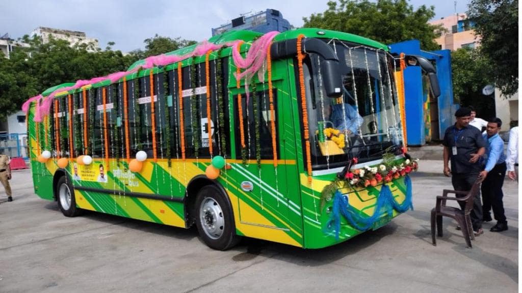 Delhi Mohalla bus service expands: Trial runs begin on two new routes