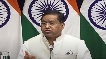 Qatar hands over two seized 'saroops' of Guru Granth Sahib to Indian Embassy: MEA Qatar hands over two seized 'saroops' of Guru Granth Sahib to Indian Embassy: MEA