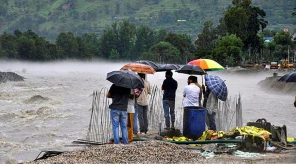 Himachal Pradesh hit by heavy rains: 126 roads blocked, power and water services disrupted Himachal Pradesh hit by heavy rains: 126 roads blocked, power and water services disrupted