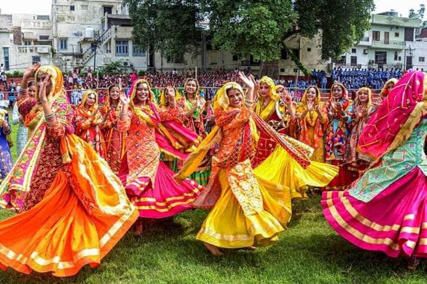 Students in traditional Punjabi attire take part in full dress rehearsal for the 78th Independence Day celebrations, in Amritsar. (Photo source: PTI)