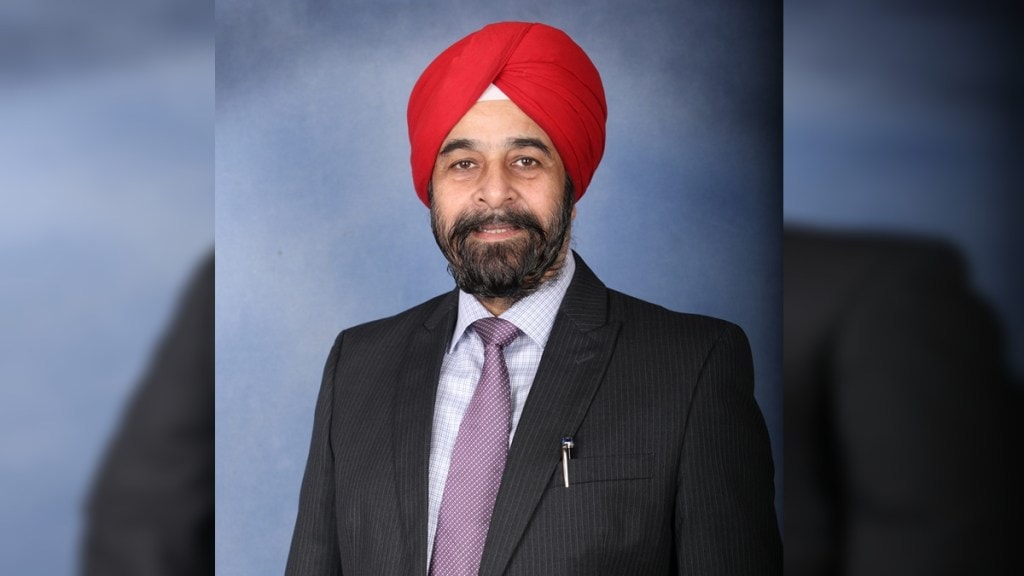 Camotra brings over 28 years of experience in leadership roles at major banks including Standard Chartered, ANZ, and Citibank.