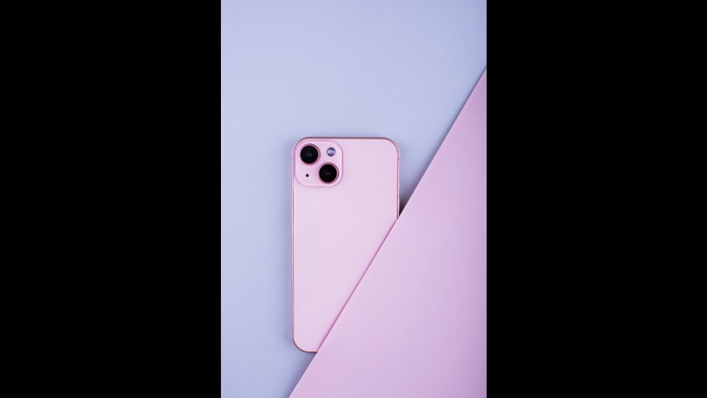 In FY23, mobile exports for the first four months totalled .5 billion, while in FY24, they reached .67 billion. (Image: Freepik)