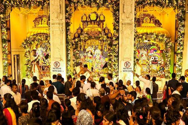 Devotees offering prayers at the ISKCON Temple during the celebration of the Janmashtami festival, in Hyderabad. (Photo source: PTI)