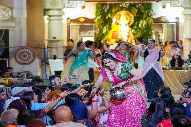 An artist performs during the celebration of the Janmashtami festival at Birla Mandir, in New Delhi.(Photo source: PTI)