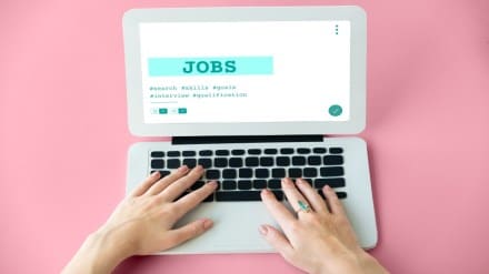 Among cities, Bangalore takes the lead with 74% of employers intending to hire fresh graduates, followed by Mumbai at 60% and Chennai at 54%. (Image: Freepik)