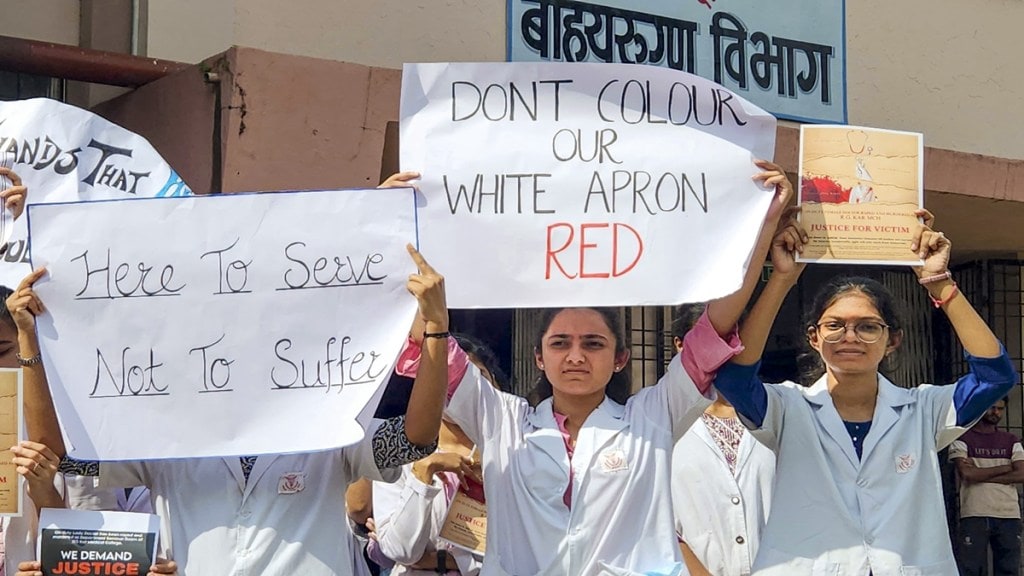 Doctors of Government Medical Collage and Hospital (GMCH) stage a protest against the rape and killing of a Kolkata based post-graduate trainee doctor, in Nagpur, Tuesday, Aug. 13, 2024. (PTI Photo)