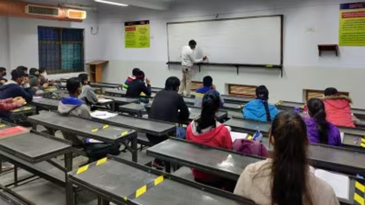 Incidentally, the perception of Kota doesn’t revolve just around student suicides. It is also accompanied by issues like bad living conditions, distractions (read teenagers getting into relationships) and the cost factor.