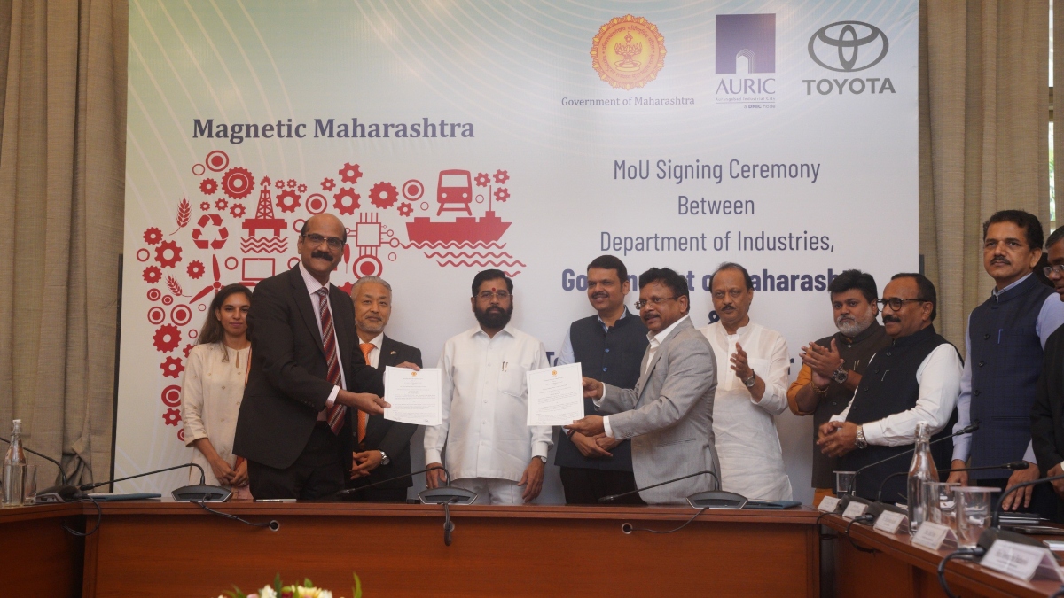Toyota Kirloskar Motor signed a Memorandum of Understanding (MoU) with Government of Maharashtra. Toyota Kirloskar Motor signed a Memorandum of Understanding (MoU) with Government of Maharashtra.