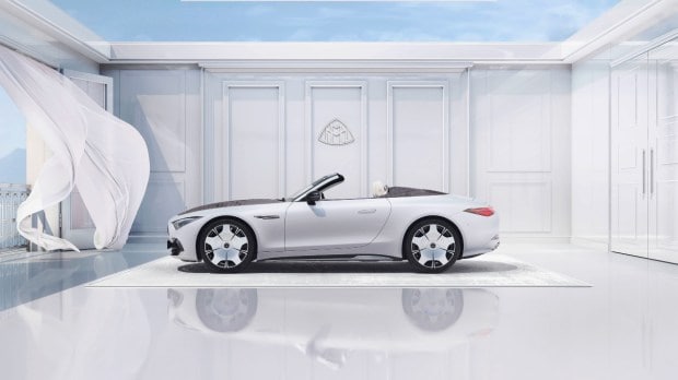The White concept of Mercedes Maybach SL 680 Monochrome Series.