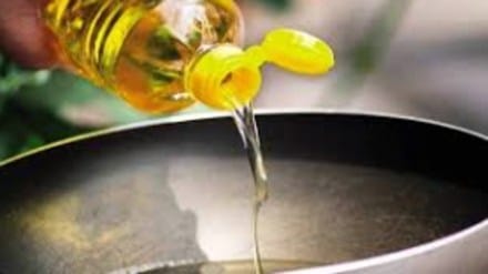 The agriculture ministry has suggested that import duty on edible oils should not be less than costs of cooking oils processed from any domestic varieties of edible oil.