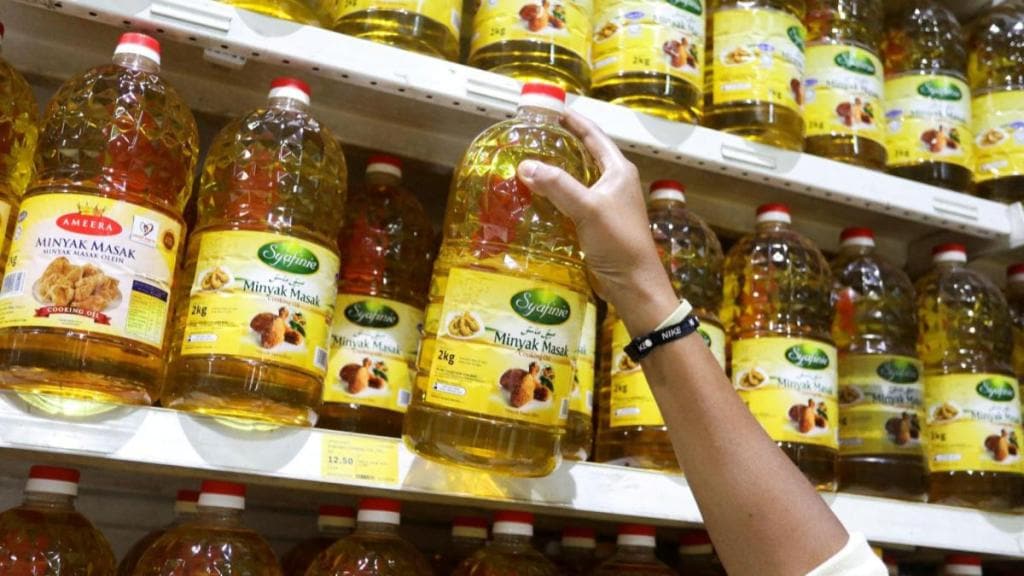 palm oil, refiners, profits, import tax, shipments, delivery