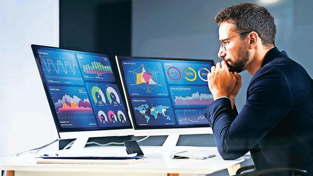 The first two elements that can be particularly proven to be valuable in this metamorphosis are artificial intelligence (AI) and machine learning (ML). 