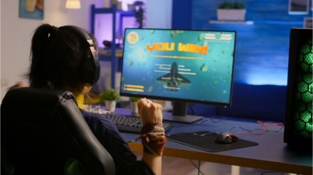 With over 450 million players in India and millions more worldwide, the widespread adoption of smartphones has laid a fertile ground for game development, particularly mobile games. (Image: freepik)
