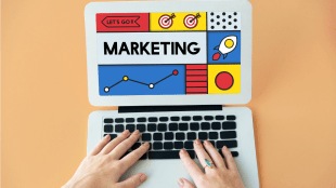 This trend reflects the growing recognition that a one-size-fits-all solution is no longer sufficient in a complex and rapidly evolving market. (Image Credits: Freepik)