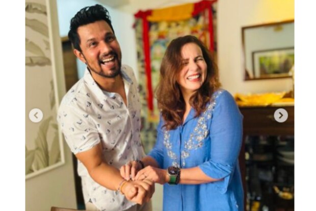 Randeep Hooda posted a Raksha Bandhan celebration photo with her sister. “Happy Rakshabandhan to everyone 🤗🤗May we always bring joy, safety and respect to each other. I always got your back sis (you always have mine),” he wrote. (Photo: Instagram)