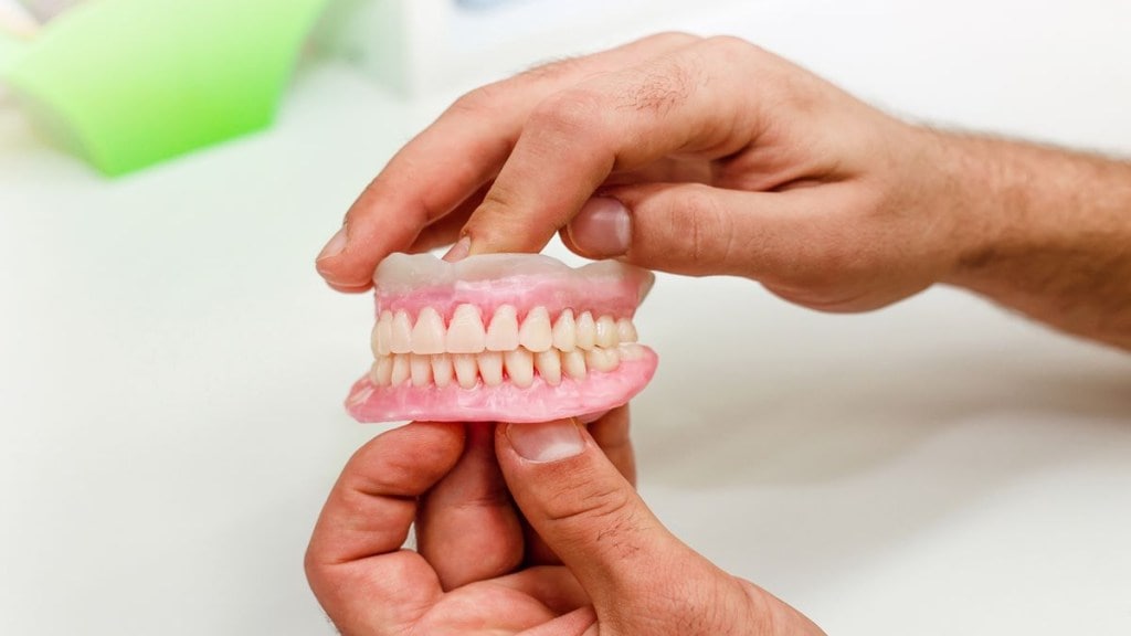 Denture, Denture in stomach, bizarre medical cases, Fortis Hospital Delhi, health news, wellness news, Denture, Denture in stomach, bizarre medical cases, Fortis Hospital Delhi, health news, wellness news,