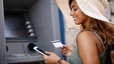 Credit Card Cash Withdrawal: Should you withdraw cash with a credit card? Credit Card Cash Withdrawal: Should you withdraw cash with a credit card?