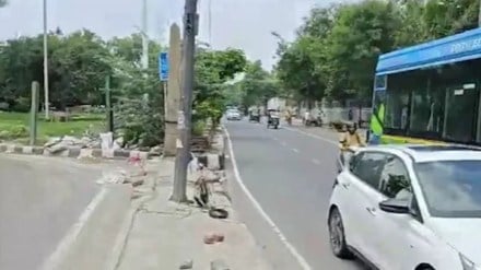 3 killed as truck runs over people sleeping on footpath in Delhi's Shastri Park 3 killed as truck runs over people sleeping on footpath in Delhi's Shastri Park