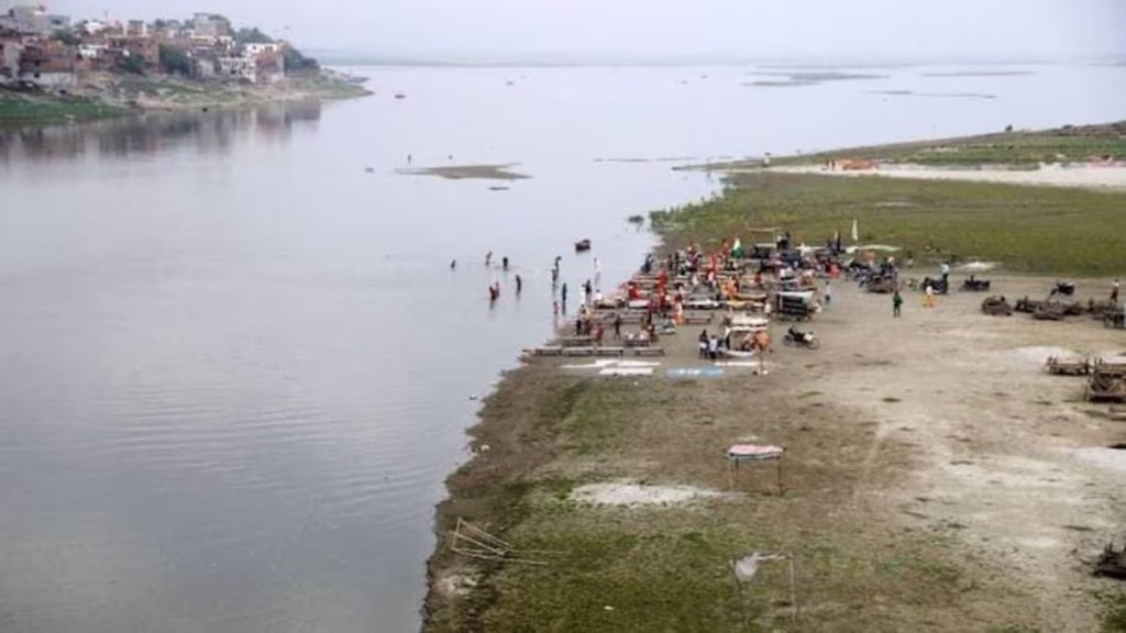 76 govt schools to remain closed in Patna's rural areas as water level of Ganga rises. (Image Source: PTI)