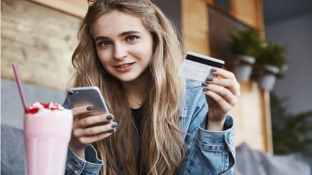 Top 5 Premium Credit Cards in India for exclusive benefits, airport lounge access