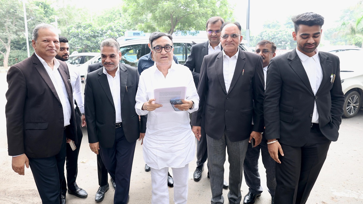 Congress files complaint against BJP's Ravneet Singh Bittu for calling Rahul Gandhi 'No 1 terrorist' Congress files complaint against BJP's Ravneet Singh Bittu for calling Rahul Gandhi 'No 1 terrorist'