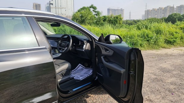 Audi Q8 doors