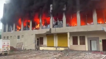Delhi Fire Services confirmed that 25 fire engines were dispatched to the scene in an effort to contain the flames. (Image: Screengrab/X:IANS)