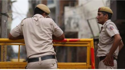 Delhi Police anti-encroachment drive, Khajuri Chowk traffic relief, Delhi traffic congestion,