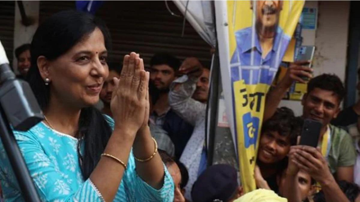 ‘Kudos for staying strong’, says Sunita Kejriwal, AAP rejoices after SC ...