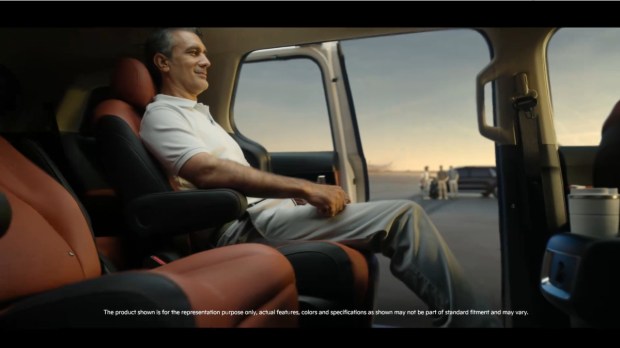Kia Carnival captain seats