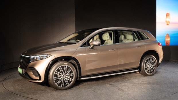 Mercedes-Benz EQS SUV side