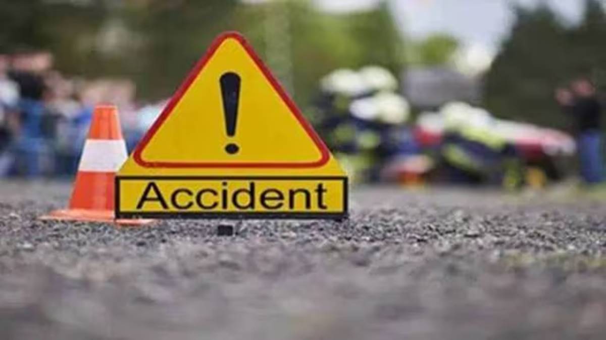 Delhi: Four injured in head-on collision between BMW and Creta in Chanakyapuri Delhi: Four injured in head-on collision between BMW and Creta in Chanakyapuri