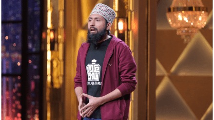 Currently, due to the company being in a growth and struggling phase, I spend my weekends at the office Currently, due to the company being in a growth and struggling phase, I spend my weekends at the office