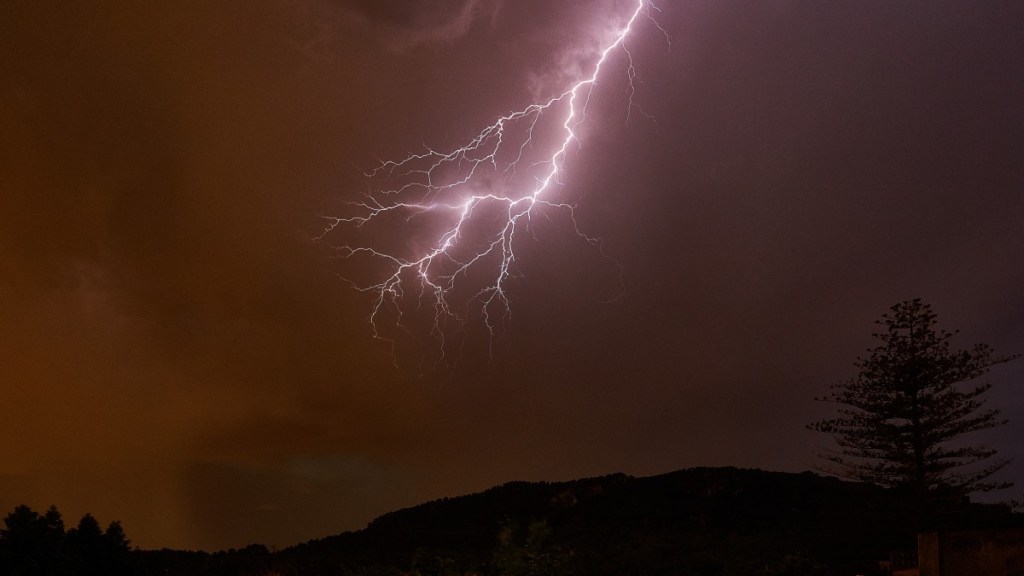 This incident follows another lightning strike earlier this month in Baloda Bazar, which claimed seven lives. (Representational pic. Image: Freepik)