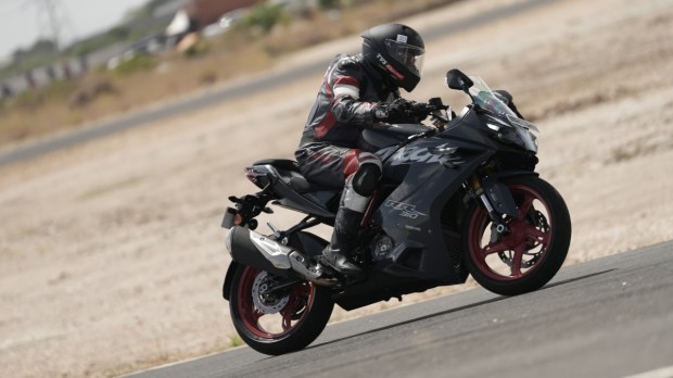 TVS Apache RR 310 review (2)