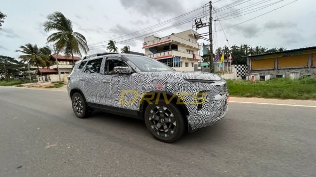 Tata Safari spied