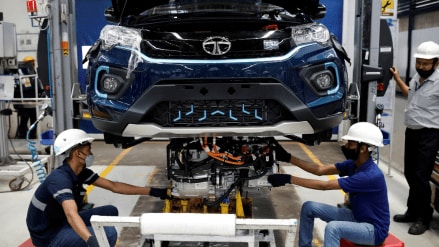 Tata motors share price today