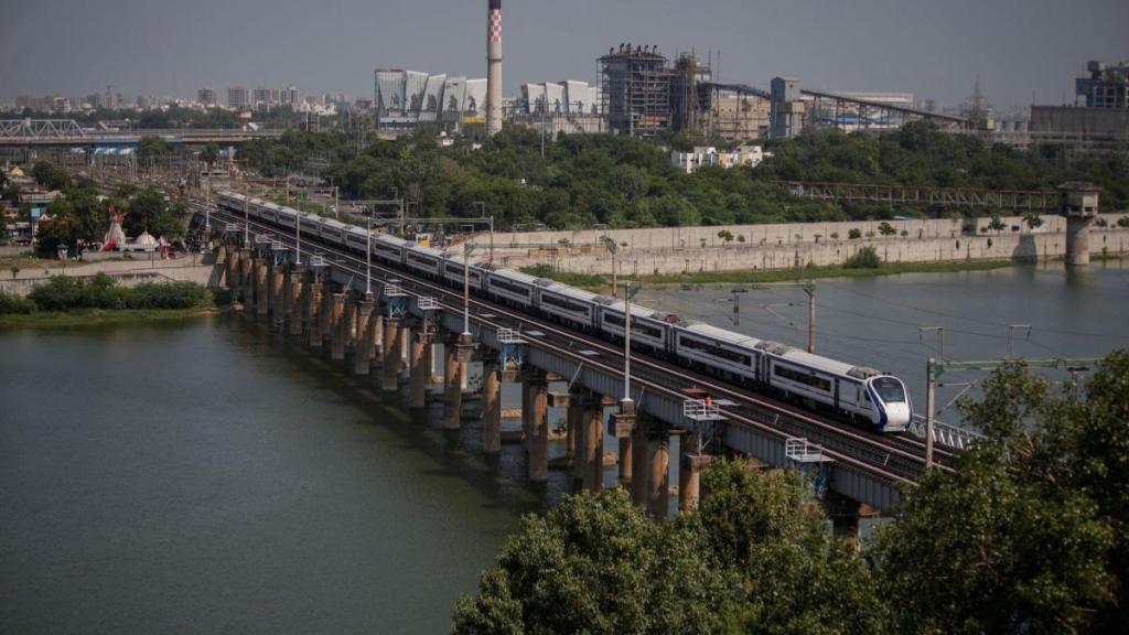 vande bharat speed, vande bharat express top speed, vande bharat express speed in india, vande bharat, indian railways