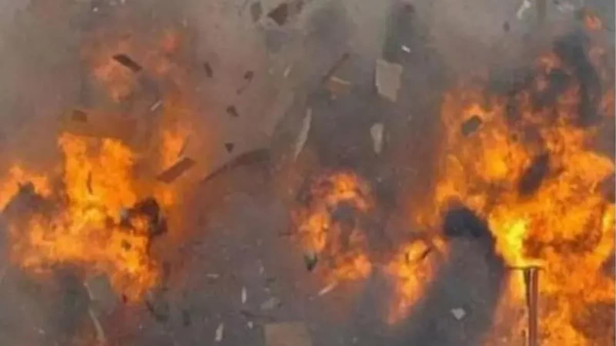 At least 14 injured in firecracker explosion at unauthorised factory in Andhra Pradesh's Ambedkar Konaseema district (image source: PTI/Representational)