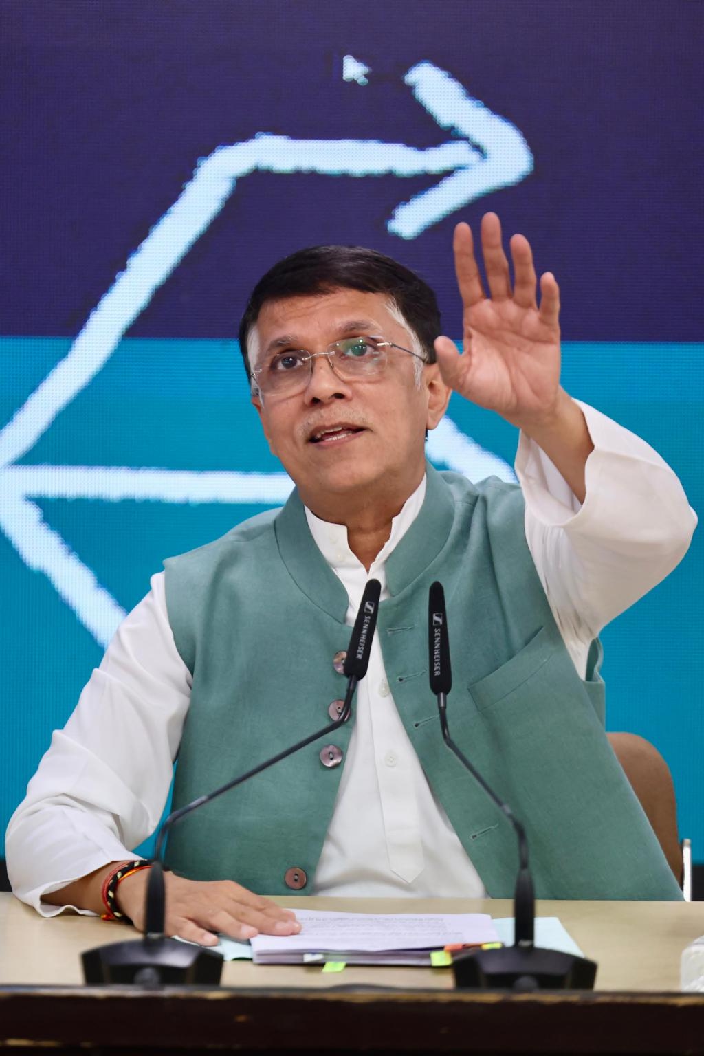 Congress accusation SEBI chief, Conflict of interest in SEBI