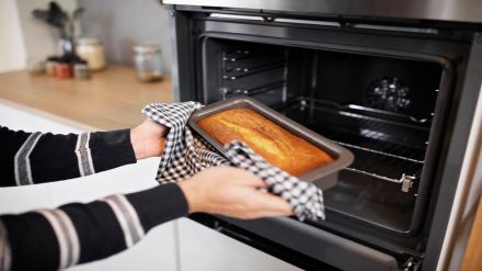 Microwave ovens, bacteria in microwave oven, microwave oven side effects, food news, health news, wellness news, Microwave ovens, bacteria in microwave oven, microwave oven side effects, food news, health news, wellness news,