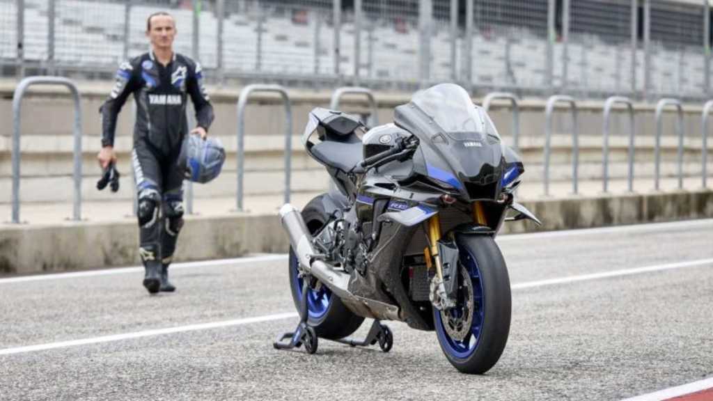2025 yamaha r1