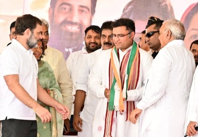 Haryana elections: Ex-MP Ashok Tanwar rejoins Congress an hour after seeking votes for BJP
