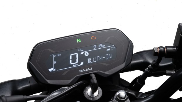 Bajaj Pulsar N125 console